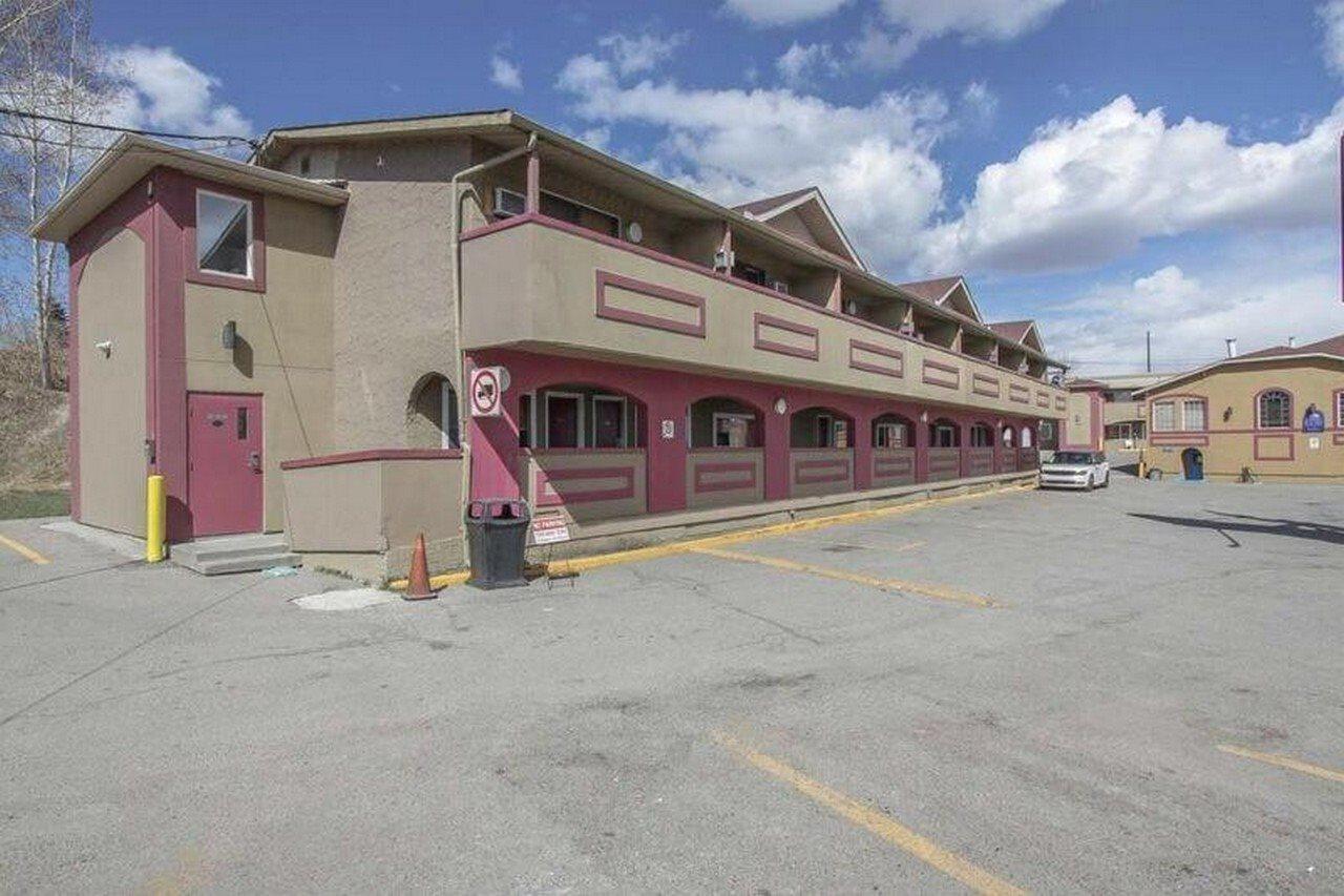 Canadas Best Value Inn Chinook Station YYC Exterior foto