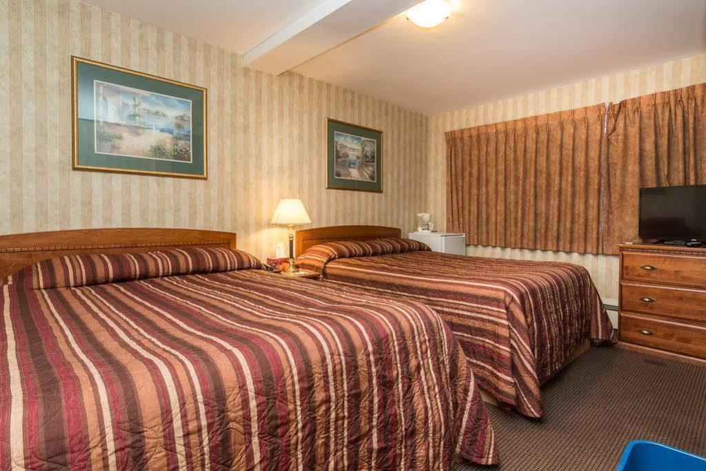 Canadas Best Value Inn Chinook Station YYC Exterior foto